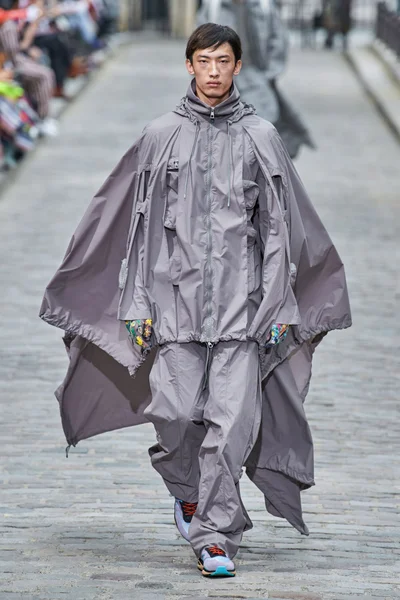 Look 24